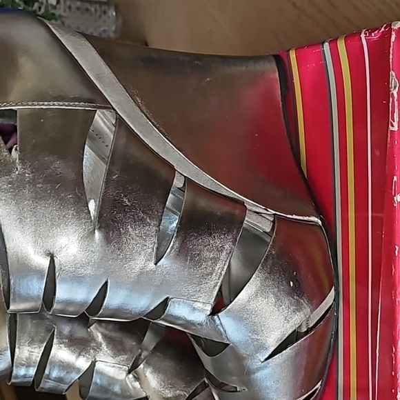 BCBGGirls wedge in 10M Pewter/Moonstone smooth met/suede - Picture 5 of 13